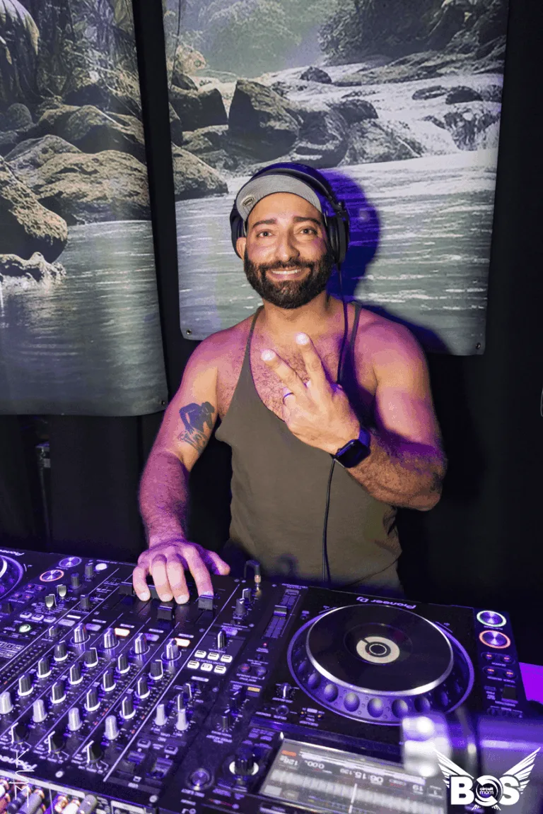 Welcome to the Jungle photo