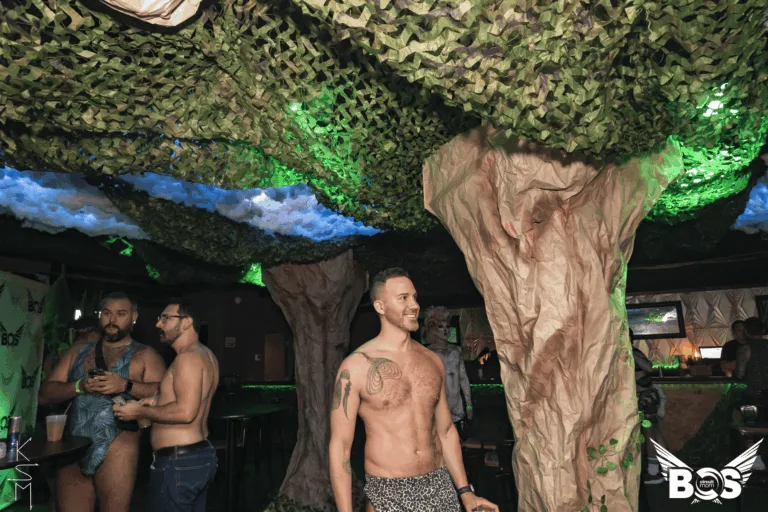 Welcome to the Jungle photo